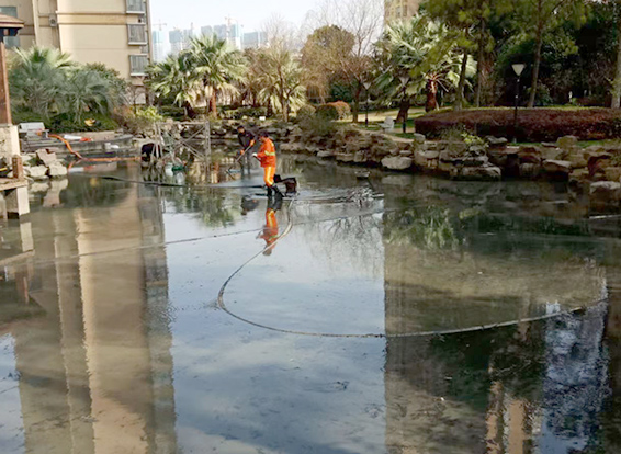 南山景观池淤泥清理